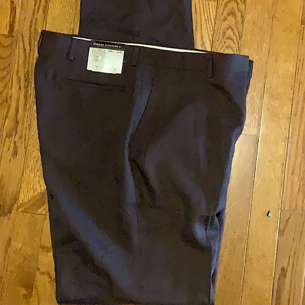 New Men’s  Haggar pants.